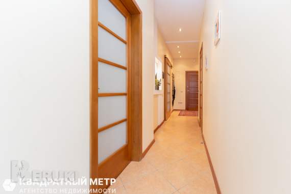 Продается 2-комнатная квартира в историческом центре 13