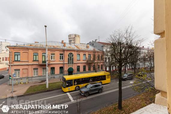 Продается 2-комнатная квартира в историческом центре 15