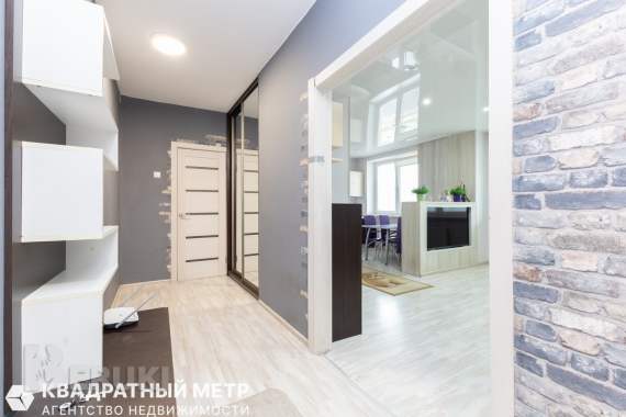 Продается 2-комнатная квартира в лебяжем 12