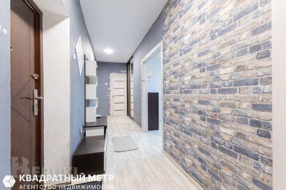 Продается 2-комнатная квартира в лебяжем 13