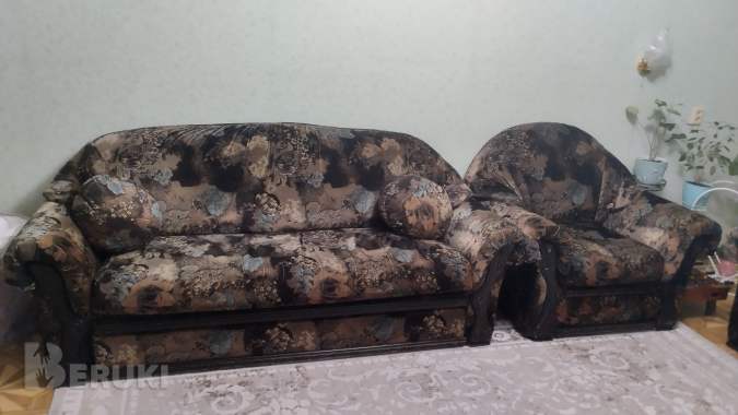 Диван-кровать и два кресла 0