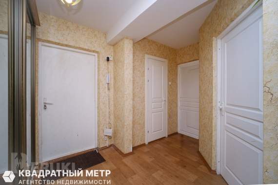 Продается уютная двухкомнатная квартира на домбровке 9