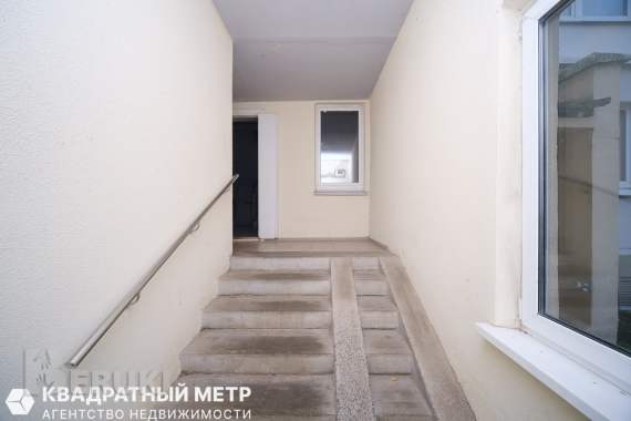 Продается уютная двухкомнатная квартира на домбровке 12