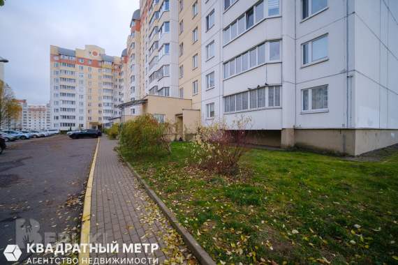 Продается уютная двухкомнатная квартира на домбровке 15