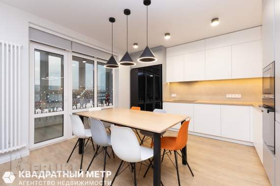 Продается 4-комнатная квартира 4