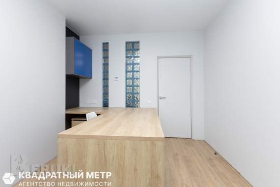 Продается 4-комнатная квартира 9