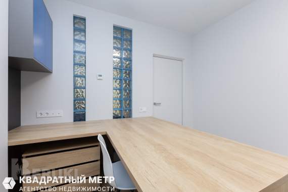 Продается 4-комнатная квартира 10