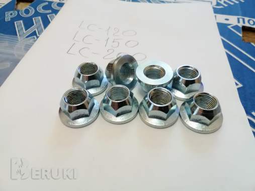 Подушки кузова toyota land cruiser 200, lx-570 с втулками, болтами 2