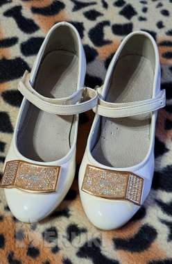 Туфли белые лаковые сказка, р. 31 (стелька 19. 5см) на р. 29, б. У 1