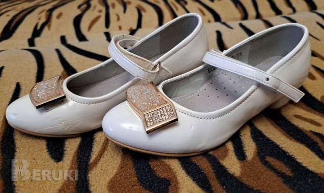 Туфли белые и черные на утренник на р. 29-2 пары 2