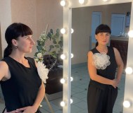 Ведущая и музыка