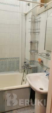 Сдаётся двухкомнатная квартира в центре 4