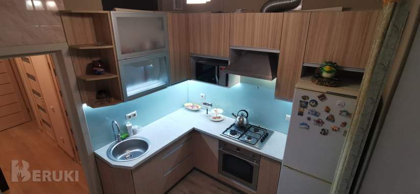 Сдаётся двухкомнатная квартира в центре 8