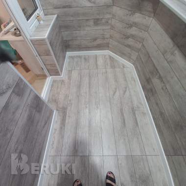 Комплексный ремонт квартир. Поклейка обоев 8