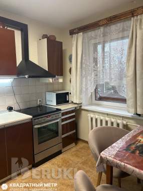 Продается 4-комнатная квартира 2