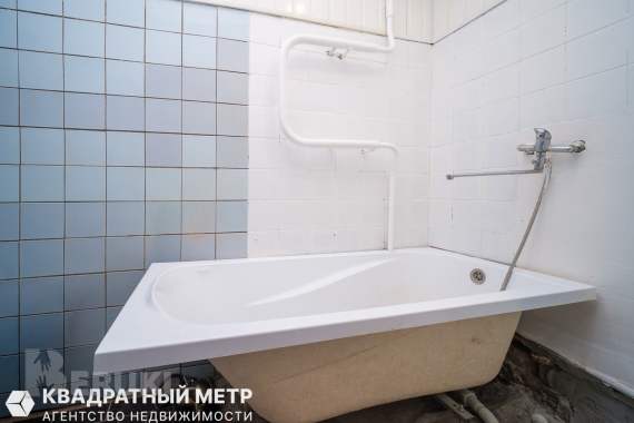 Продаётся доля - 2 комнаты в 3-х комнатной квартире. 22