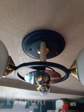 Люстра потолочная 3 плафона без 1 плафона или на запчасти 5