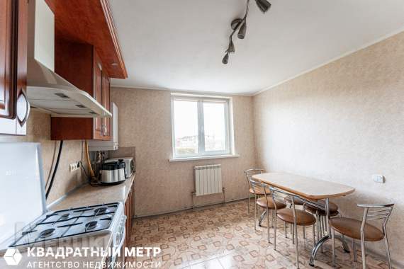 Продается дом с большим участком в 700 метрах от мкад 3