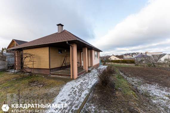 Продается дом с большим участком в 700 метрах от мкад 30