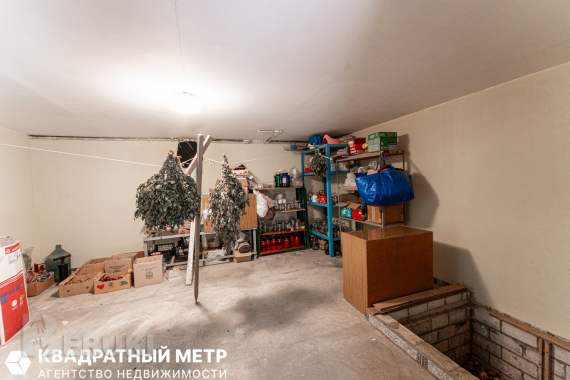 Продается дом с большим участком в 700 метрах от мкад 43