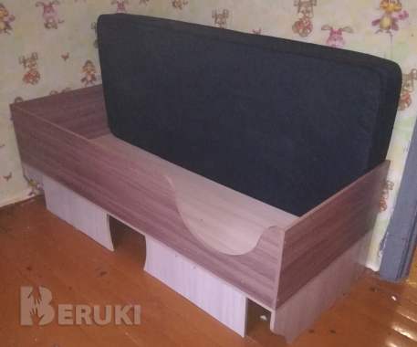 Кровать с матрасом 1
