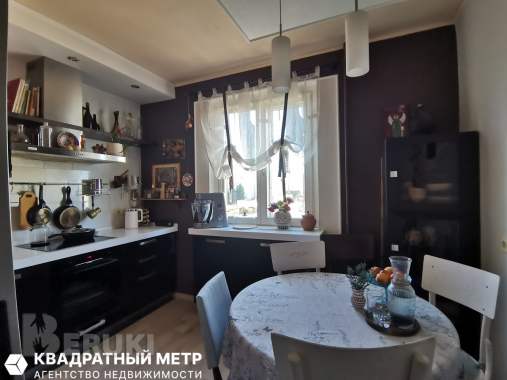 Продается просторная 3-комнатная квартира 9