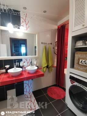 Продается просторная 3-комнатная квартира 18