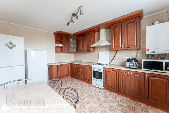 Продается дом с большим участком в 700 метрах от мкад 3