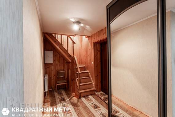 Продается дом с большим участком в 700 метрах от мкад 17